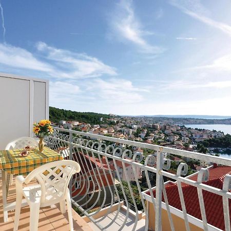 Amazing Apartment In Trogir With Kitchen ภายนอก รูปภาพ