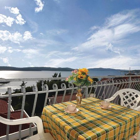 Amazing Apartment In Trogir With Kitchen ภายนอก รูปภาพ