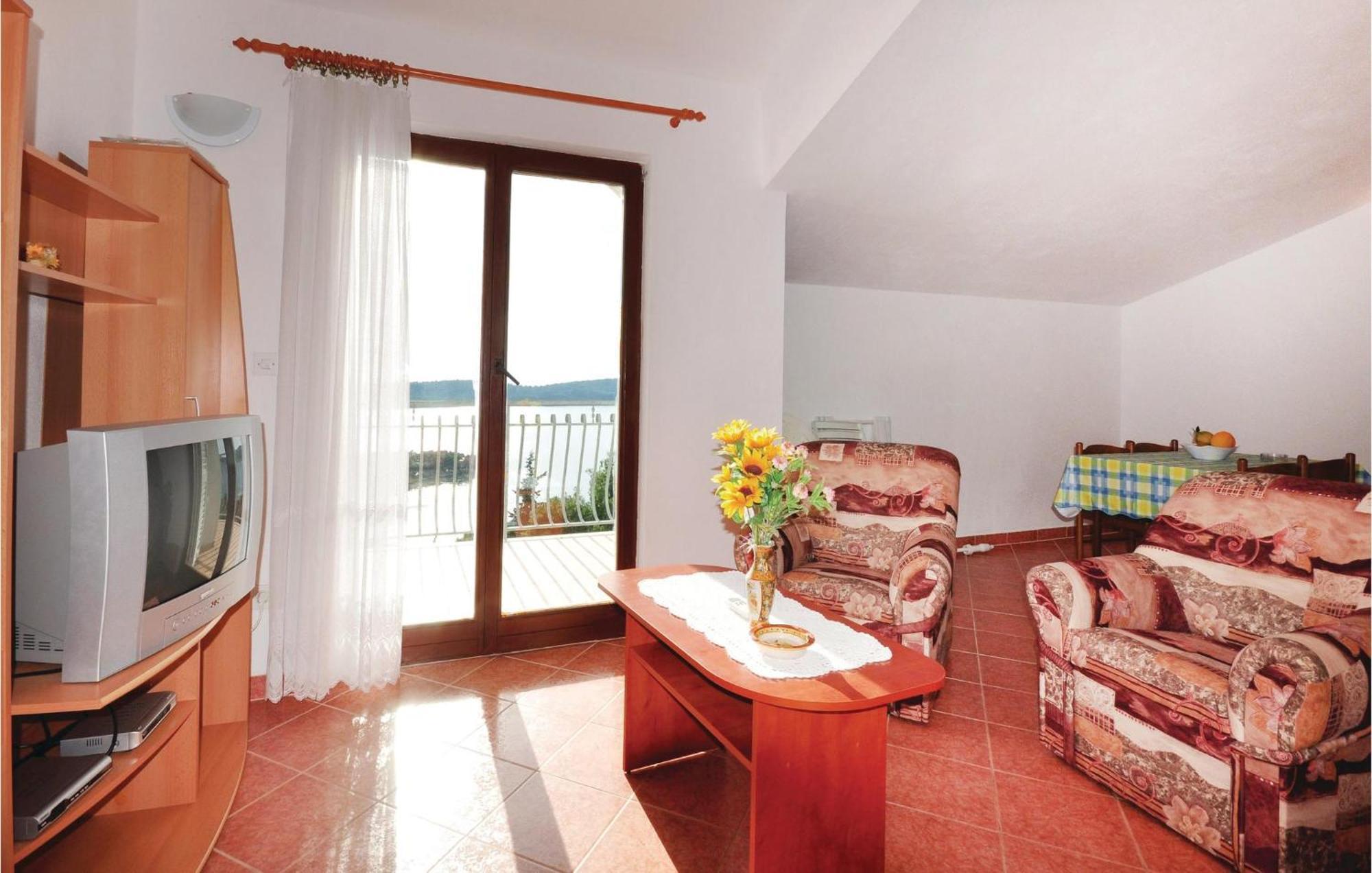 Amazing Apartment In Trogir With Kitchen ภายนอก รูปภาพ